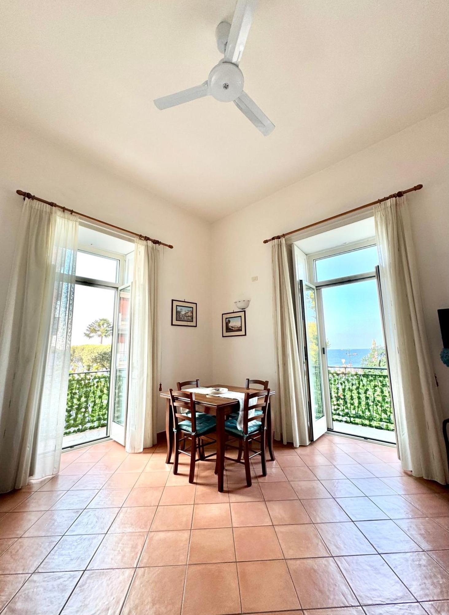 Uno Sguardo Sul Mare Villa Maiori Luaran gambar